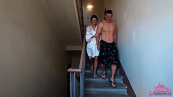 Запретная похоть студентки: Она тайно трахалась со своим женатым соседом!