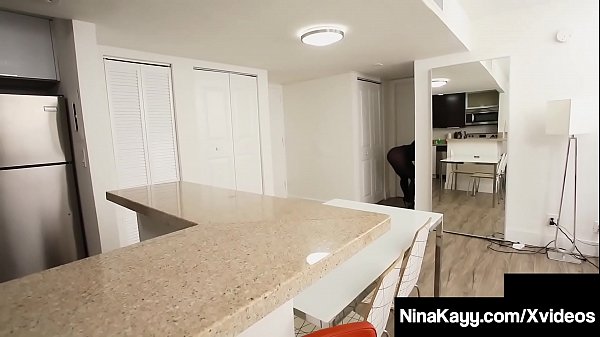 Нимфоманка Nina Kayy трахается с читером перед камерой!