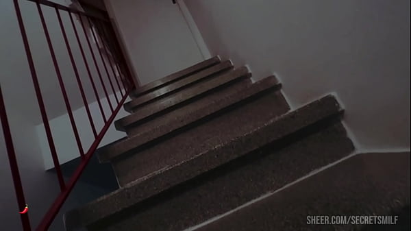 Жесткий трах с горячей мамашей на кухне